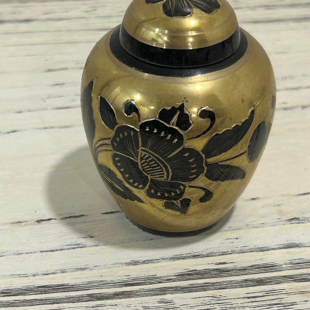 Small brass‎ etched paper weight